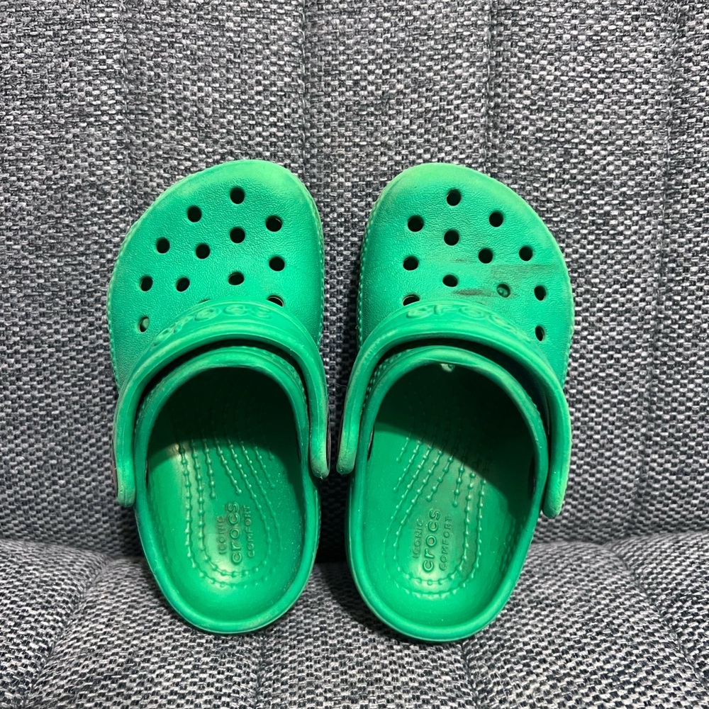 CROCS CLOG TODDLER GREEN
SANDALS SIZE C6